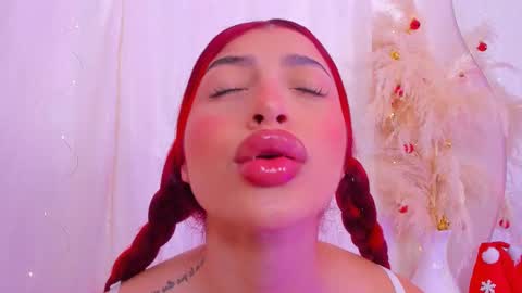 scarleett jones online show from December 22, 9:34 pm