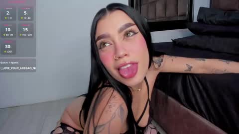 scarlet__jones_ online show from April 18, 5:11 am