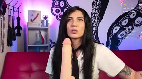 Snapshot of scarlet__perverted chatting on February 22, 8:13 am Explicit Content online show from February 22, 8:13 am