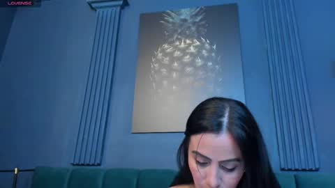 Scarlet Edwars online show from December 5, 7:10 pm