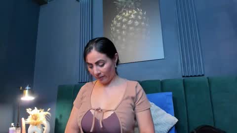 Scarlet Edwars online show from February 5, 6:56 pm