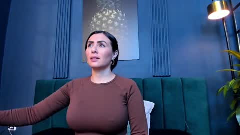 Scarlet Edwars online show from February 18, 12:01 pm