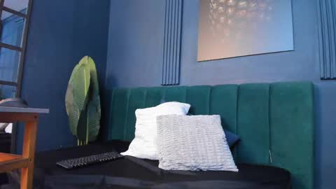 Scarlet Edwars online show from April 5, 12:13 pm