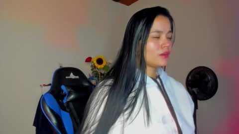 scarlet taylor kennedy online show from February 17, 6:14 pm