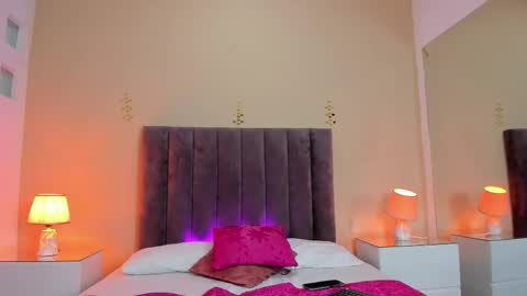 Snapshot of scarlet_pielcanela chatting on May 30, 8:17 pm Scarlet online show from May 30, 8:17 pm