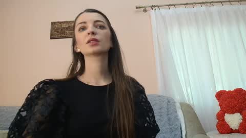Snapshot of scarlet_rosse chatting on May 9, 8:52 am Scarlet online show from May 9, 8:52 am