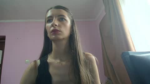 Snapshot of scarlet_rosse chatting on May 18, 8:53 am Scarlet online show from May 18, 8:53 am