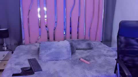 SCARLET online show from January 15, 7:05 am