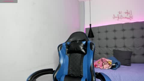 scarlet online show from May 22, 3:57 am