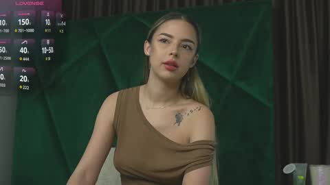 Scarlet online show from October 2, 9:55 pm