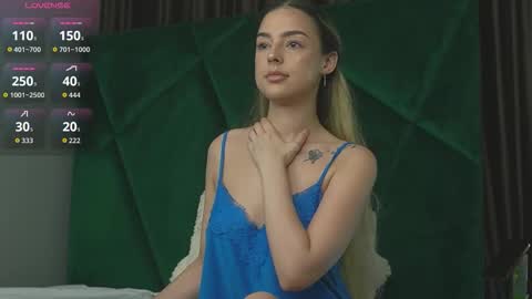 Scarlet online show from October 15, 12:33 am