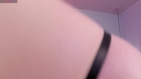 Scarlet  online show from October 31, 5:30 am