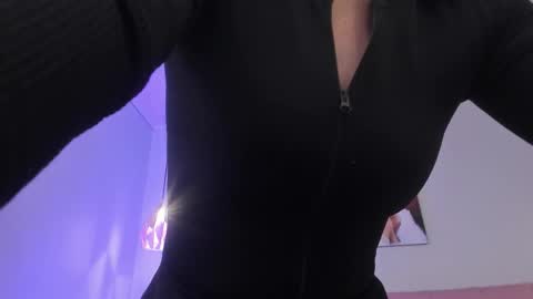 Scarlet  online show from January 7, 5:32 am