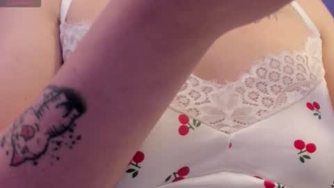 Scarlet  online show from March 19, 5:33 am