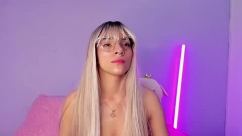 I am  Scarleth  Check mi profile online show from January 28, 12:00 pm