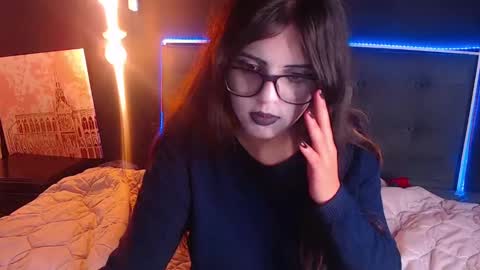 Snapshot of scarleth_shadow chatting on February 17, 5:04 am SCARLETH online show from February 17, 5:04 am