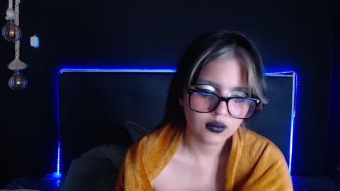 Snapshot of scarleth_shadow chatting on March 10, 10:04 am SCARLETH online show from March 10, 10:04 am