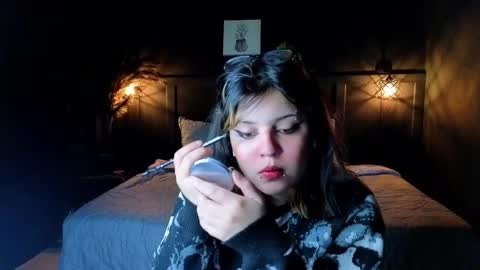 Snapshot of scarleth_shadow chatting on September 30, 1:54 am SCARLETH online show from September 30, 1:54 am