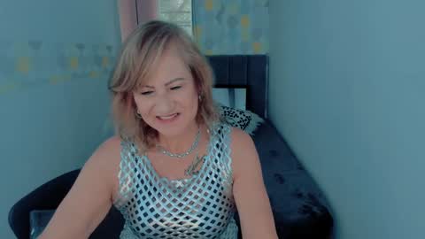 S C A R L E T online show from December 18, 3:00 pm