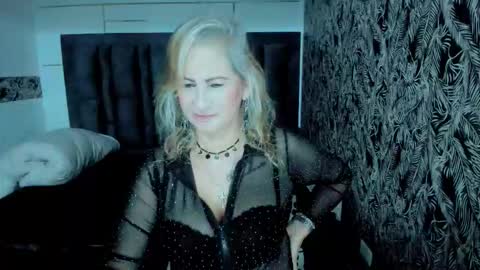 S C A R L E T online show from October 22, 11:54 am