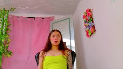 Snapshot of scarletjonesx chatting on April 25, 6:16 pm Denis online show from April 25, 6:16 pm
