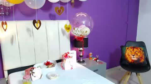 scarlet  online show from February 15, 2:47 pm