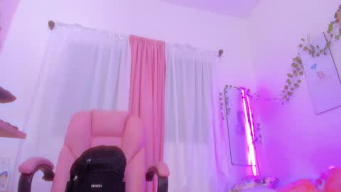 Snapshot of scarletliz chatting on December 20, 10:54 pm Scarletliz online show from December 20, 10:54 pm