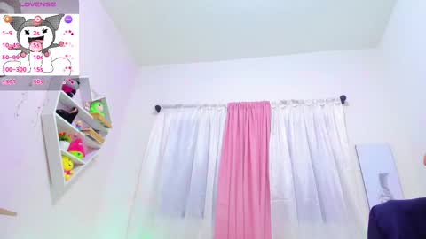 Snapshot of scarletliz chatting on February 14, 12:25 pm Scarletliz online show from February 14, 12:25 pm