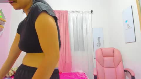 Snapshot of scarletliz chatting on February 17, 11:55 am Scarletliz online show from February 17, 11:55 am