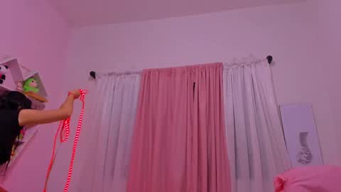 Snapshot of scarletliz chatting on February 27, 12:13 pm Scarletliz online show from February 27, 12:13 pm