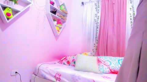 Snapshot of scarletliz chatting on March 6, 12:09 pm Scarletliz online show from March 6, 12:09 pm