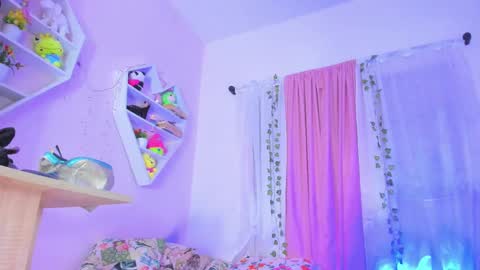 Snapshot of scarletliz chatting on March 12, 4:35 pm Scarletliz online show from March 12, 4:35 pm