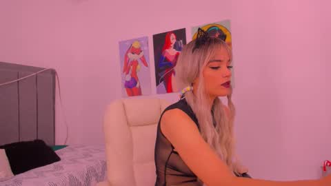 Snapshot of scarletliz chatting on October 9, 12:03 pm Scarletliz online show from October 9, 12:03 pm