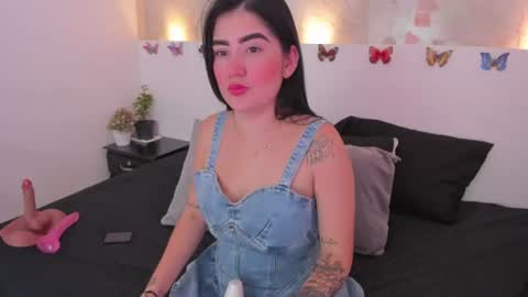 Snapshot of scarlett29_ chatting on June 12, 10:19 pm Scarlet online show from June 12, 10:19 pm