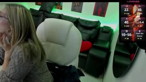 Scarlett online show from January 10, 11:45 am