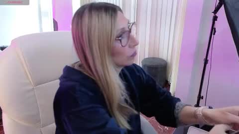 Snapshot of scarlett_079 chatting on January 19, 11:36 am Scarlett online show from January 19, 11:36 am