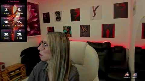 Snapshot of scarlett_079 chatting on February 13, 12:01 pm Scarlett online show from February 13, 12:01 pm