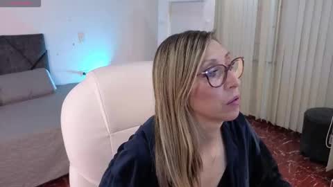 Snapshot of scarlett_079 chatting on February 15, 11:52 am Scarlett online show from February 15, 11:52 am