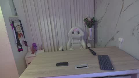 Scarlett Collins online show from February 1, 7:05 am