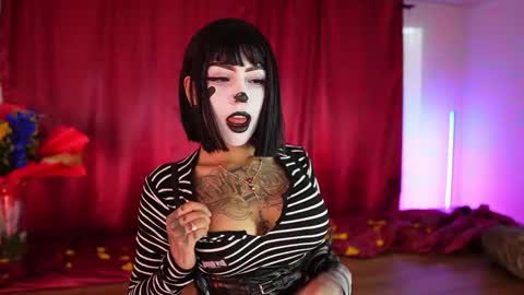 Snapshot of scarlett_collins01 chatting on February 15, 2:52 am Scarlett Collins online show from February 15, 2:52 am