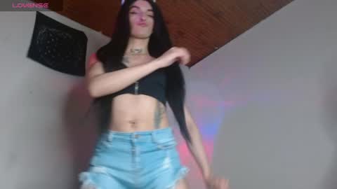 Snapshot of scarlett_crastrawberry chatting on June 12, 11:03 pm scarlet online show from June 12, 11:03 pm