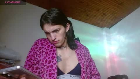 Snapshot of scarlett_crastrawberry chatting on July 21, 5:48 pm scarlet online show from July 21, 5:48 pm