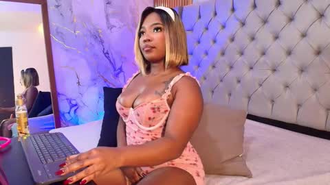 Snapshot of scarlett_diaz17 chatting on February 14, 4:42 am Mariana online show from February 14, 4:42 am