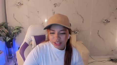 Snapshot of scarlett_enjoy1 chatting on September 29, 2:11 pm scarlett_enjoy1 online show from September 29, 2:11 pm