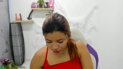 Snapshot of scarlett_enjoy1 chatting on October 21, 1:12 pm scarlett_enjoy1 online show from October 21, 1:12 pm