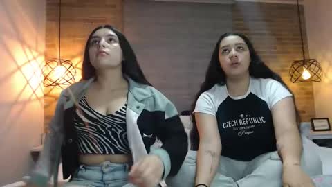 Scarlett and Jazmin online show from December 1, 10:09 am