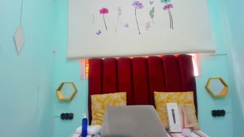 scarlett_fox20 online show from March 24, 2:11 pm