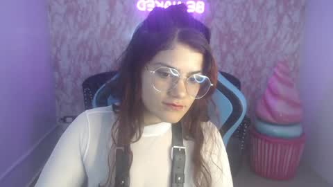 Snapshot of scarlett_jhonson_ch chatting on April 10, 12:21 pm scarlett_jhonson_ch online show from April 10, 12:21 pm