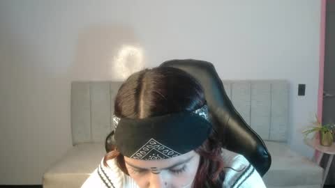 Snapshot of scarlett_jhonson_ch chatting on May 1, 7:29 pm scarlett_jhonson_ch online show from May 1, 7:29 pm