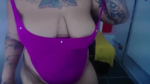 Snapshot of scarlett_keaty chatting on February 7, 6:56 pm scarlett online show from February 7, 6:56 pm